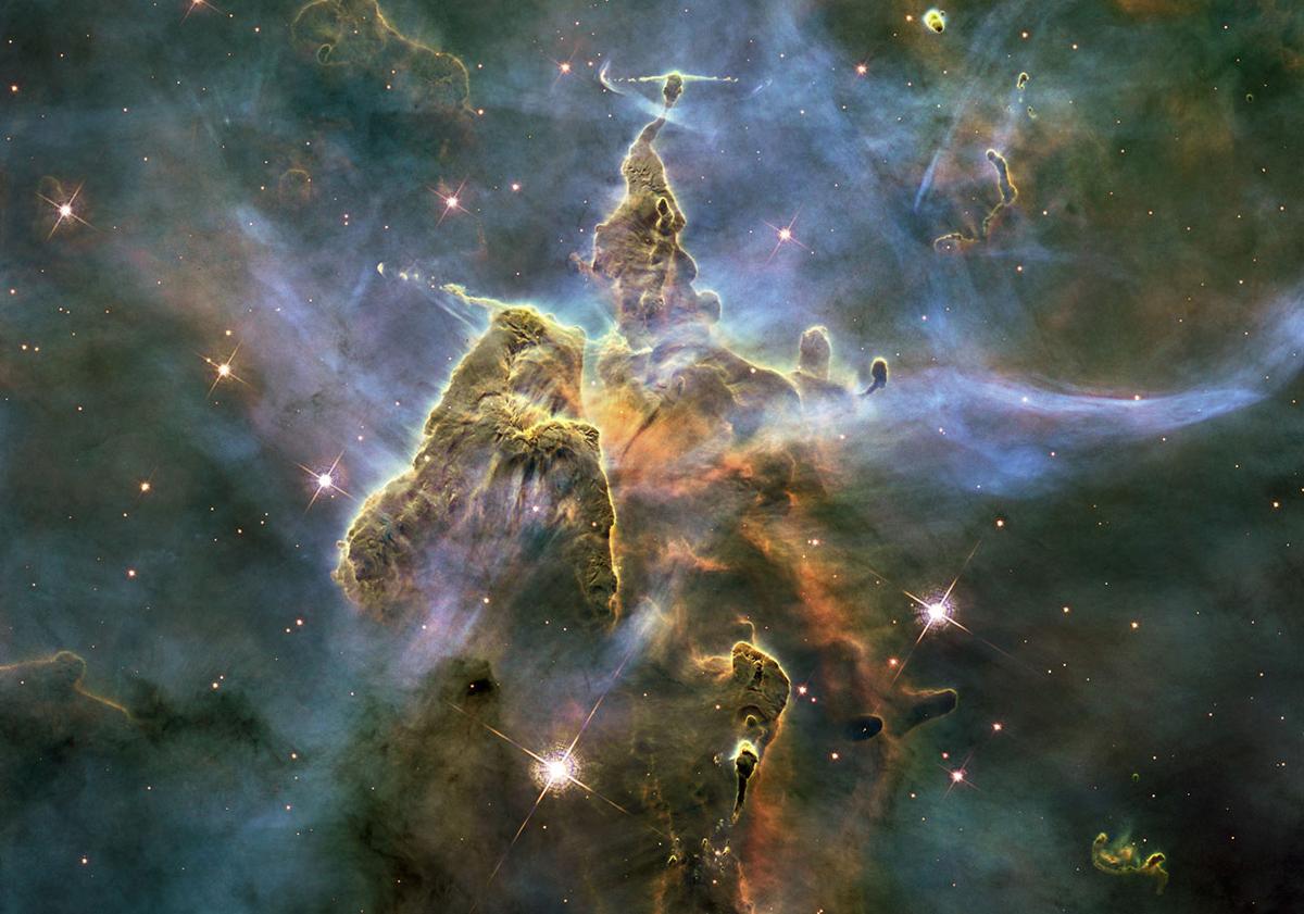 Туманность столпы творения Хаббл