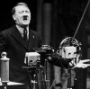 hitler in mikrofona o ne lan bakışı / #644000