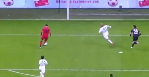 umut-bulut-un-kar%C5%9F%C4%B1yaka-ma%C3%A7%C4%B1nda-ka%C3%A7%C4%B1rd%C4%B1%C4%9F%C4%B1-gol_938925_m.jpg