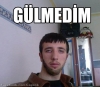 su böreği yerken yere çömelen tip / #689043