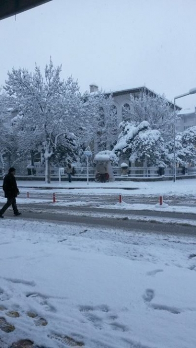 nisan ayında kardan yolların kapanması