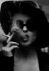 sigara içen kadın çekiciliği