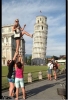 pisa kulesine tekme atan aktivist / #640273