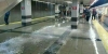 metronun içinde şemsiye ile yürümek / #639221